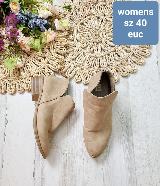 no brand tan ankle boots