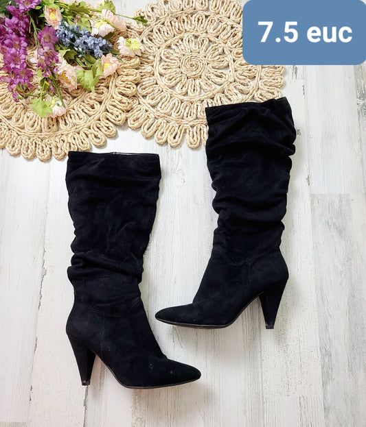 no brand scrunched boots
