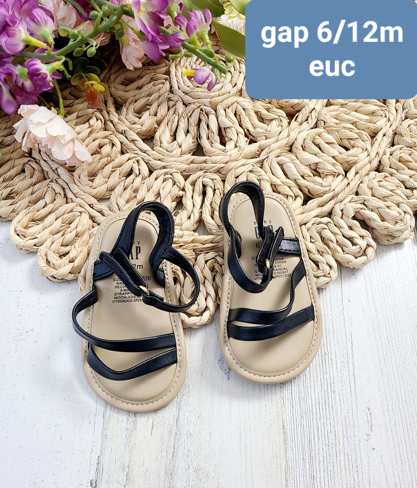 gap black strappy sandals 6/12m