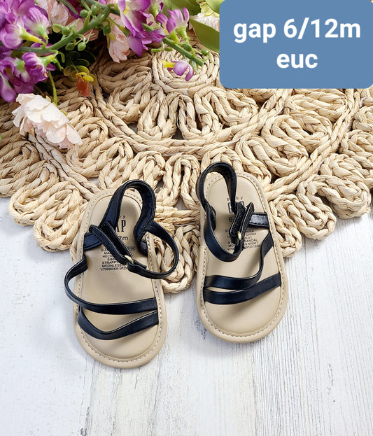 gap black strappy sandals 6/12m