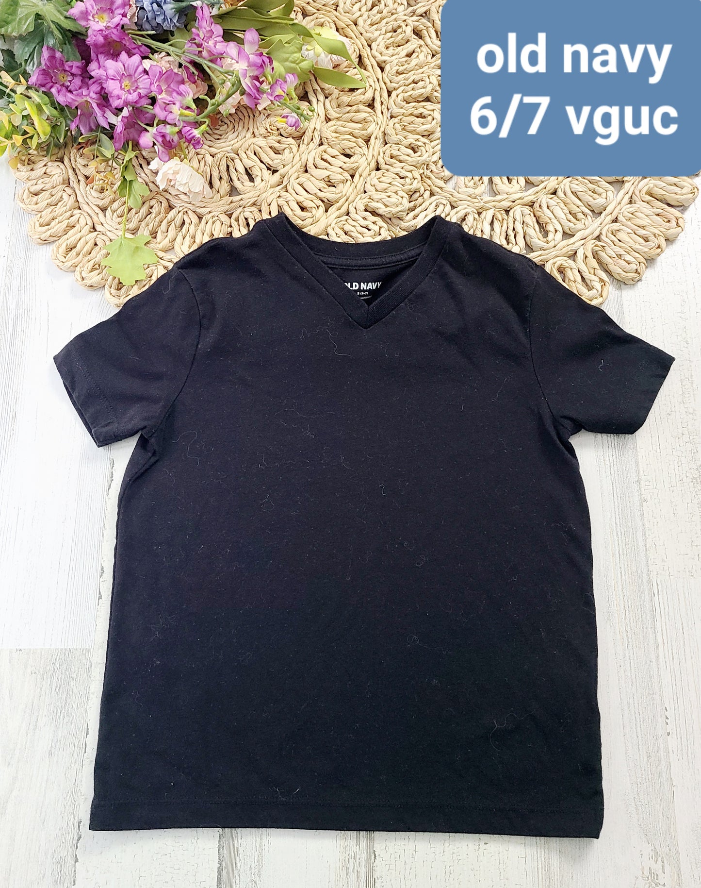 old navy black tee 6/7y