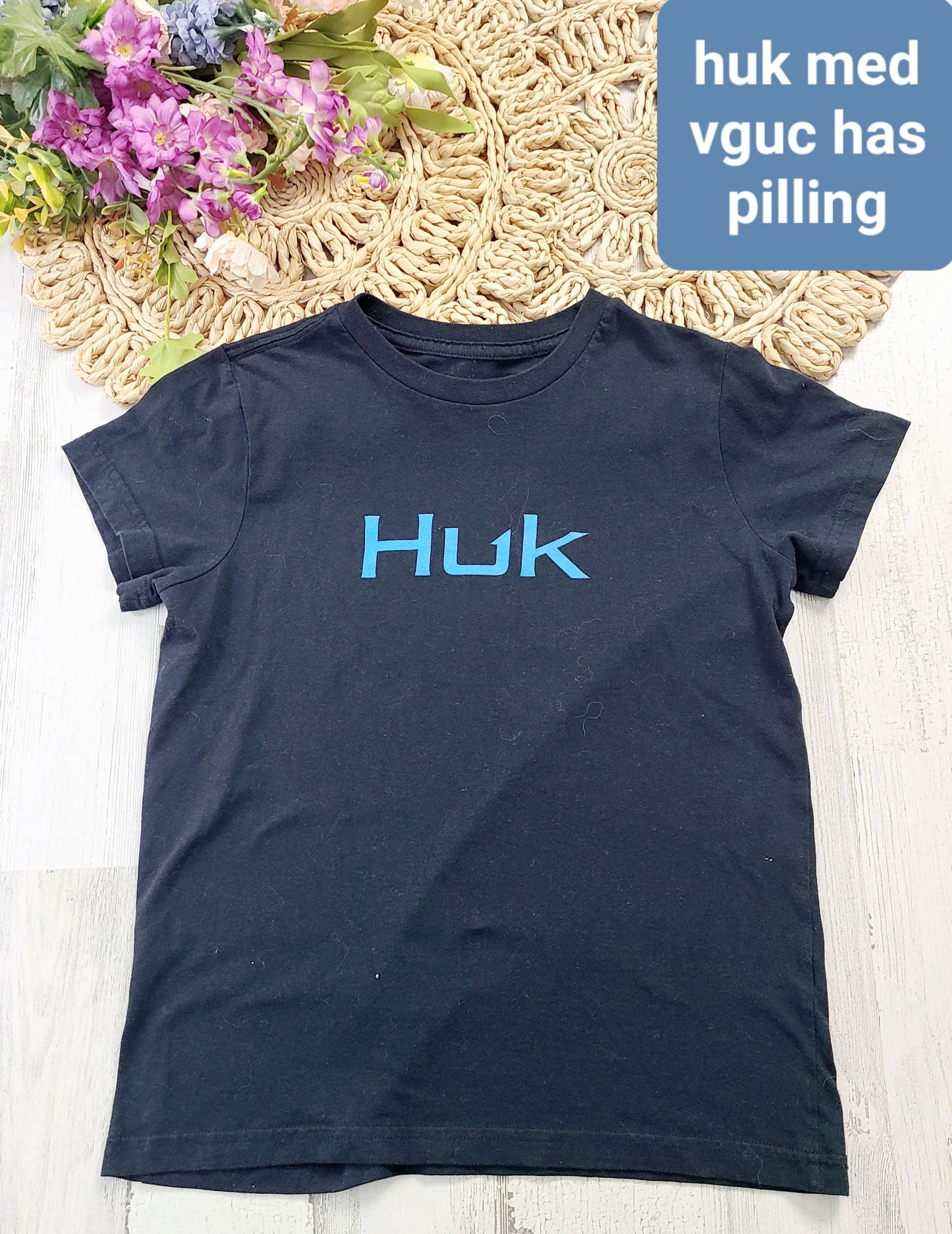 huk black tee
