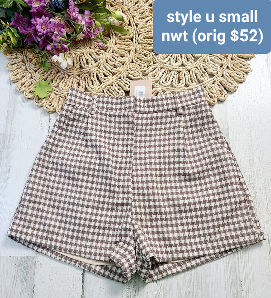 new style u houndstooth