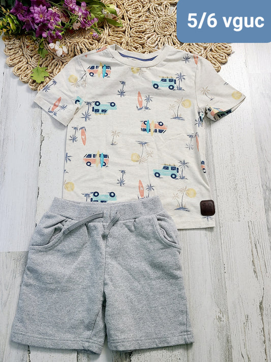 surfing tee gray shorts