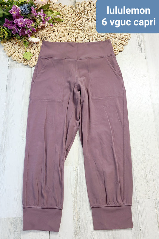 lululemon capri joggers 6