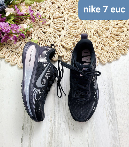 nike 7 black gray sneakers