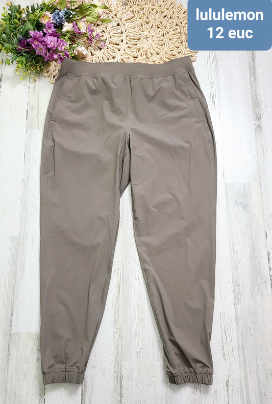 lululemon taupe joggers