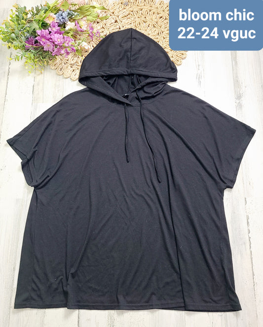 bloom chic hooded tee black