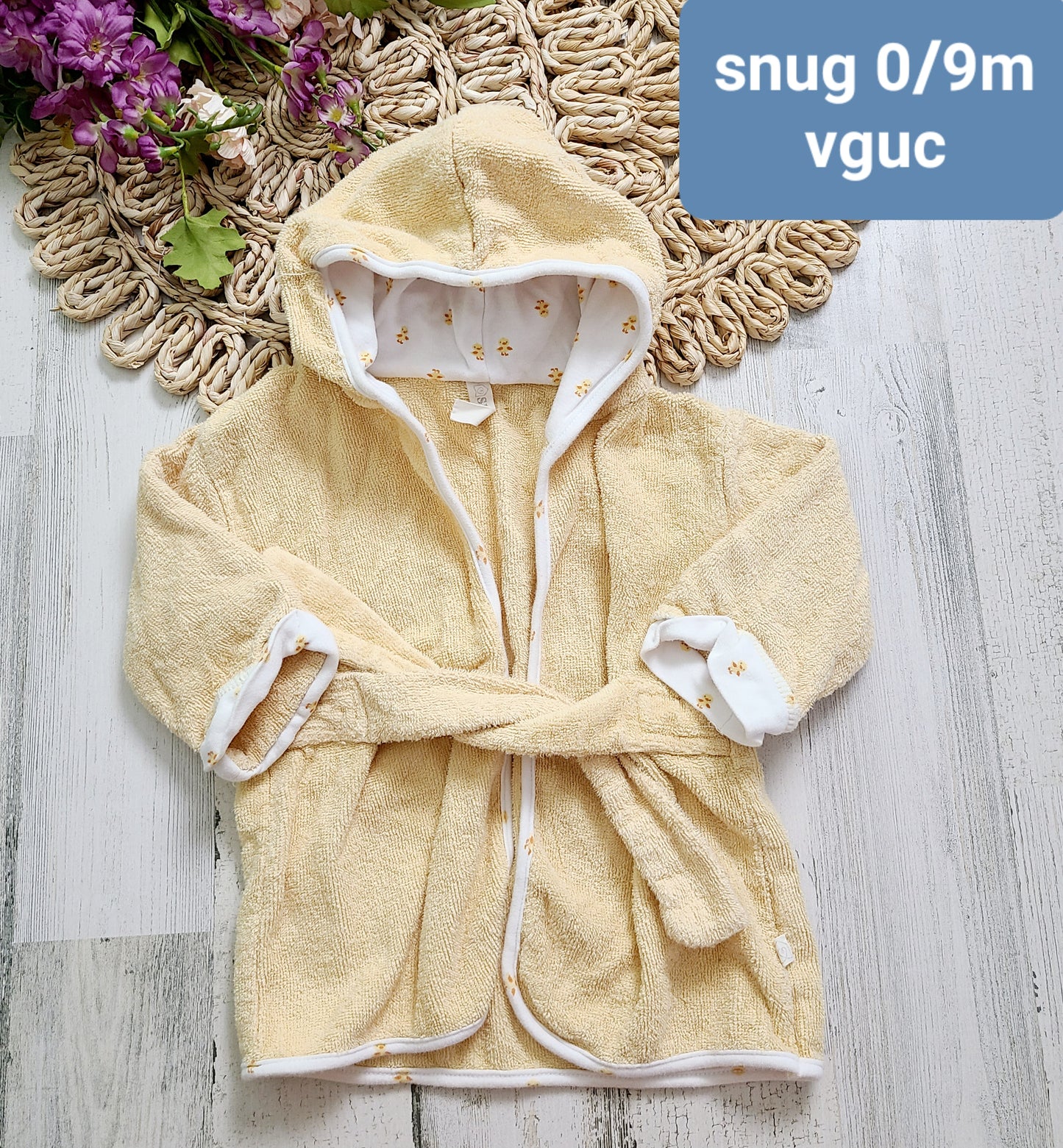 yellow snug robe