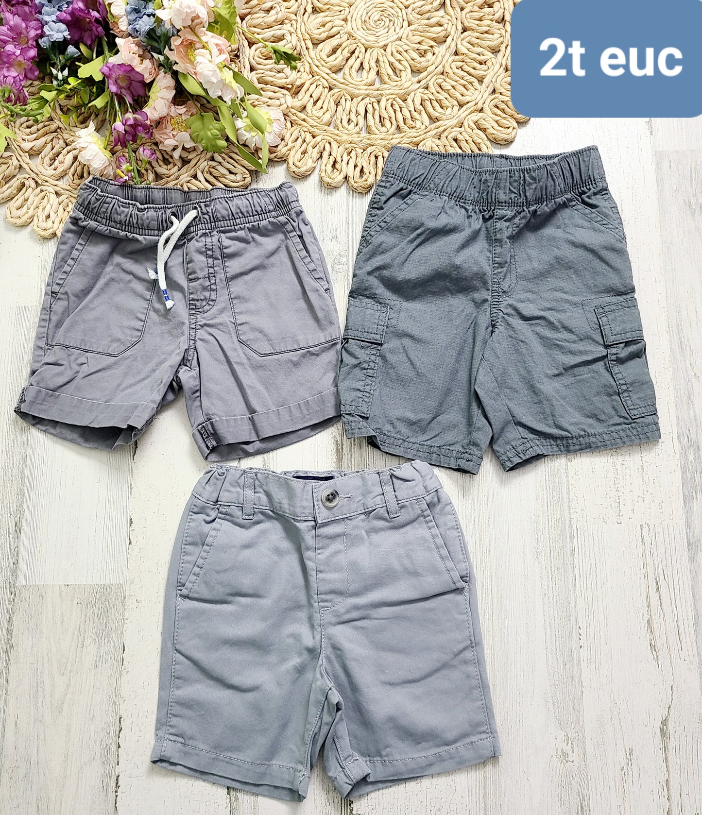 gray shorts