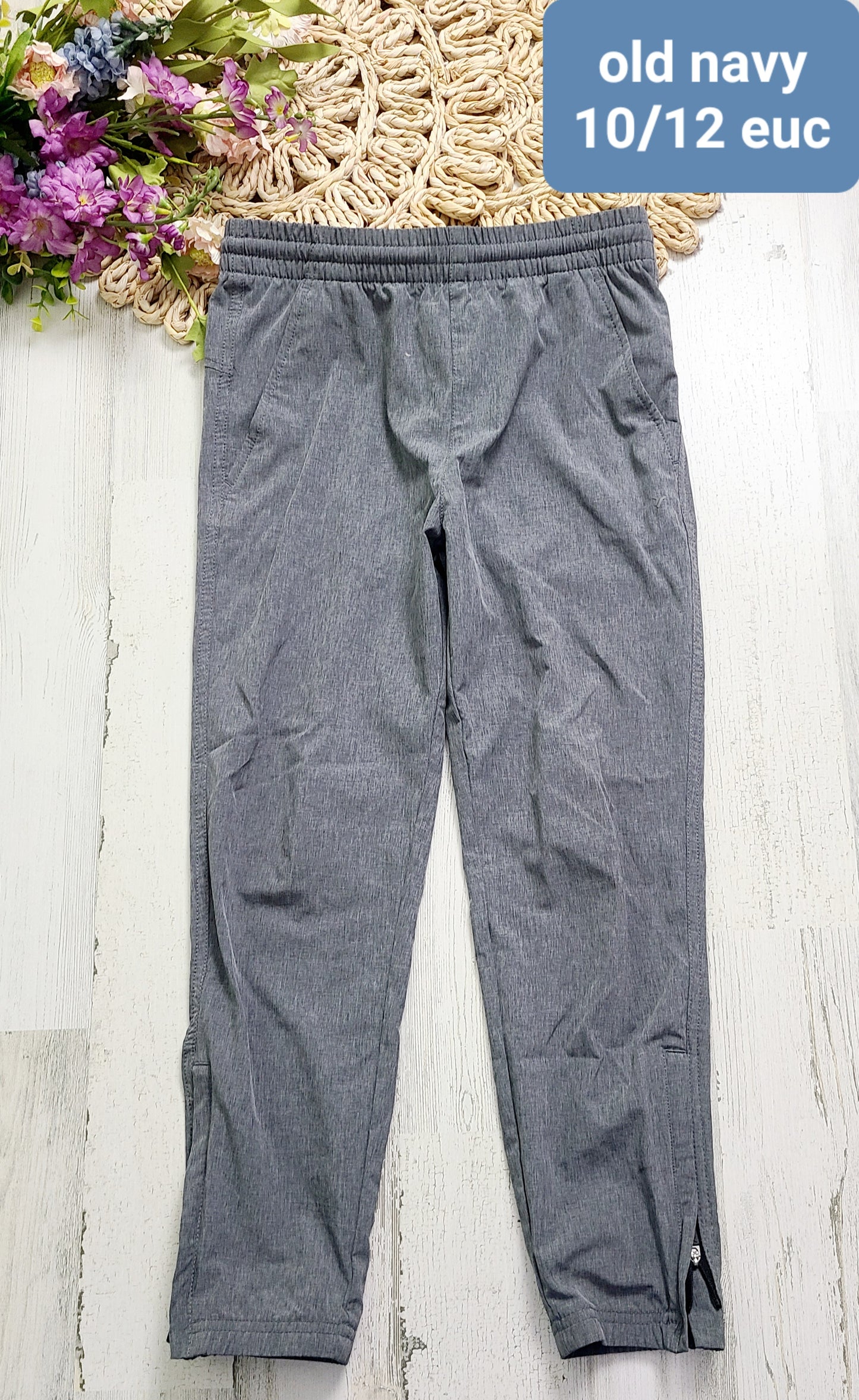 dark gray old navy joggers boys