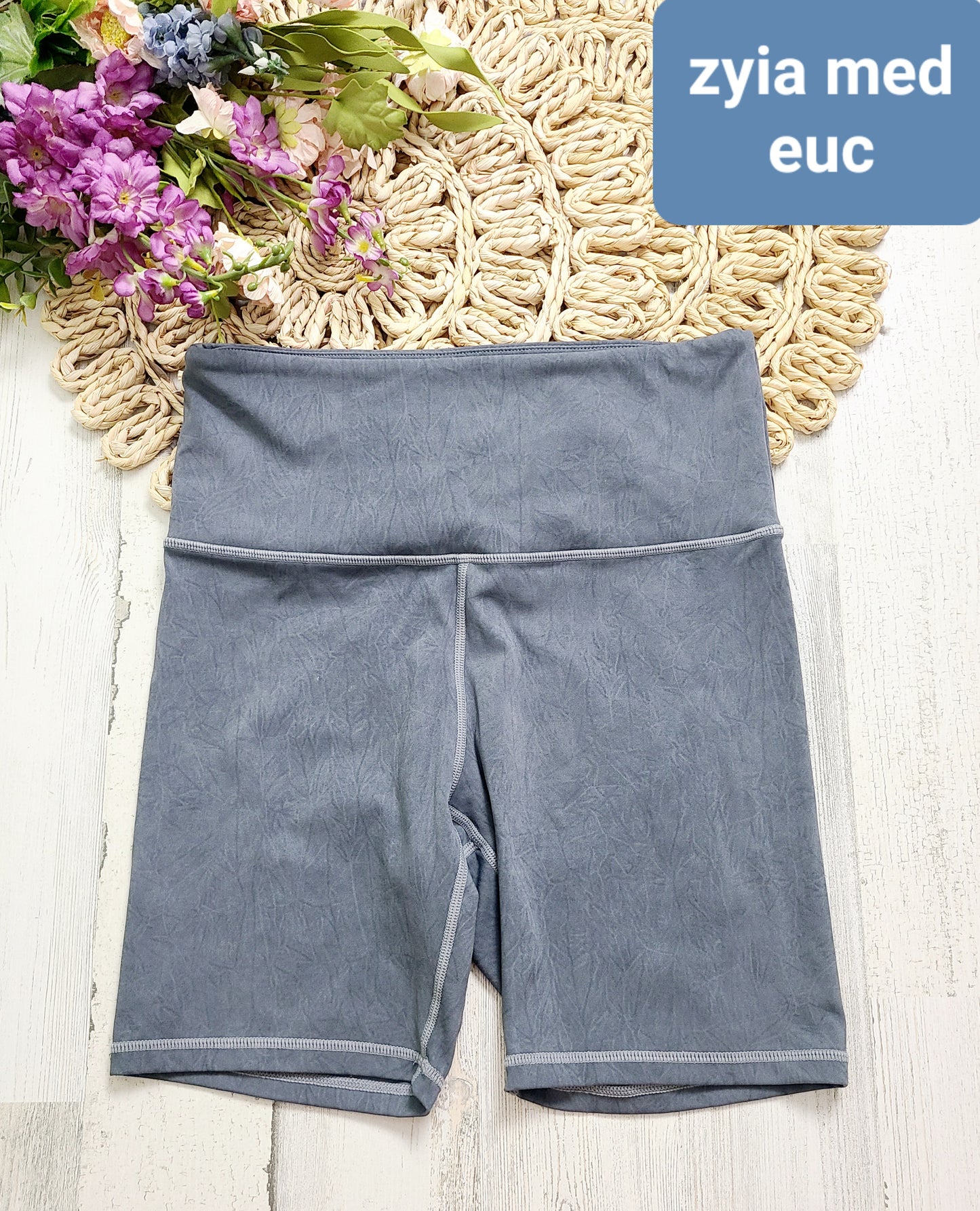zyia gray shorts