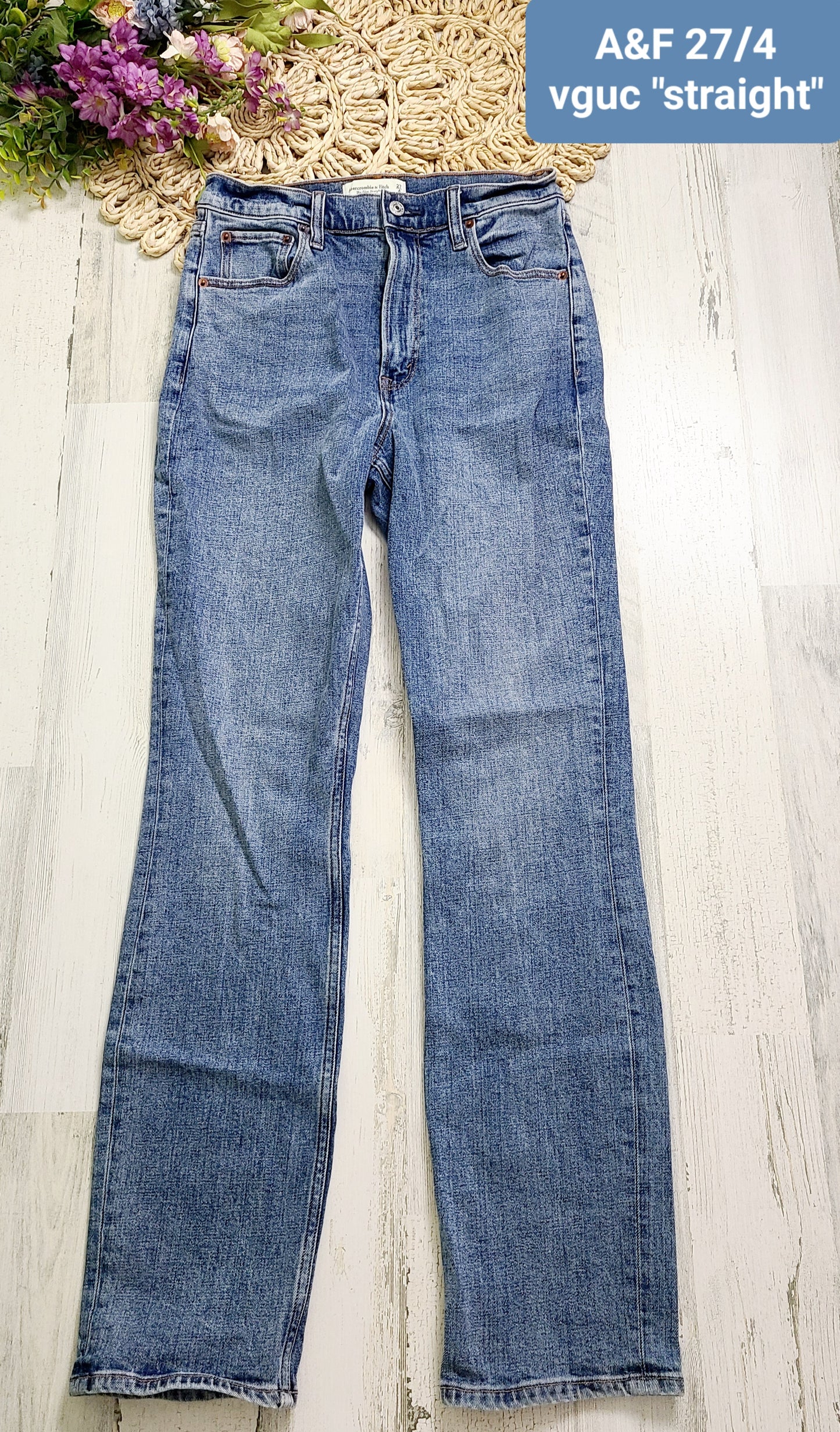 straigh a&f jeans