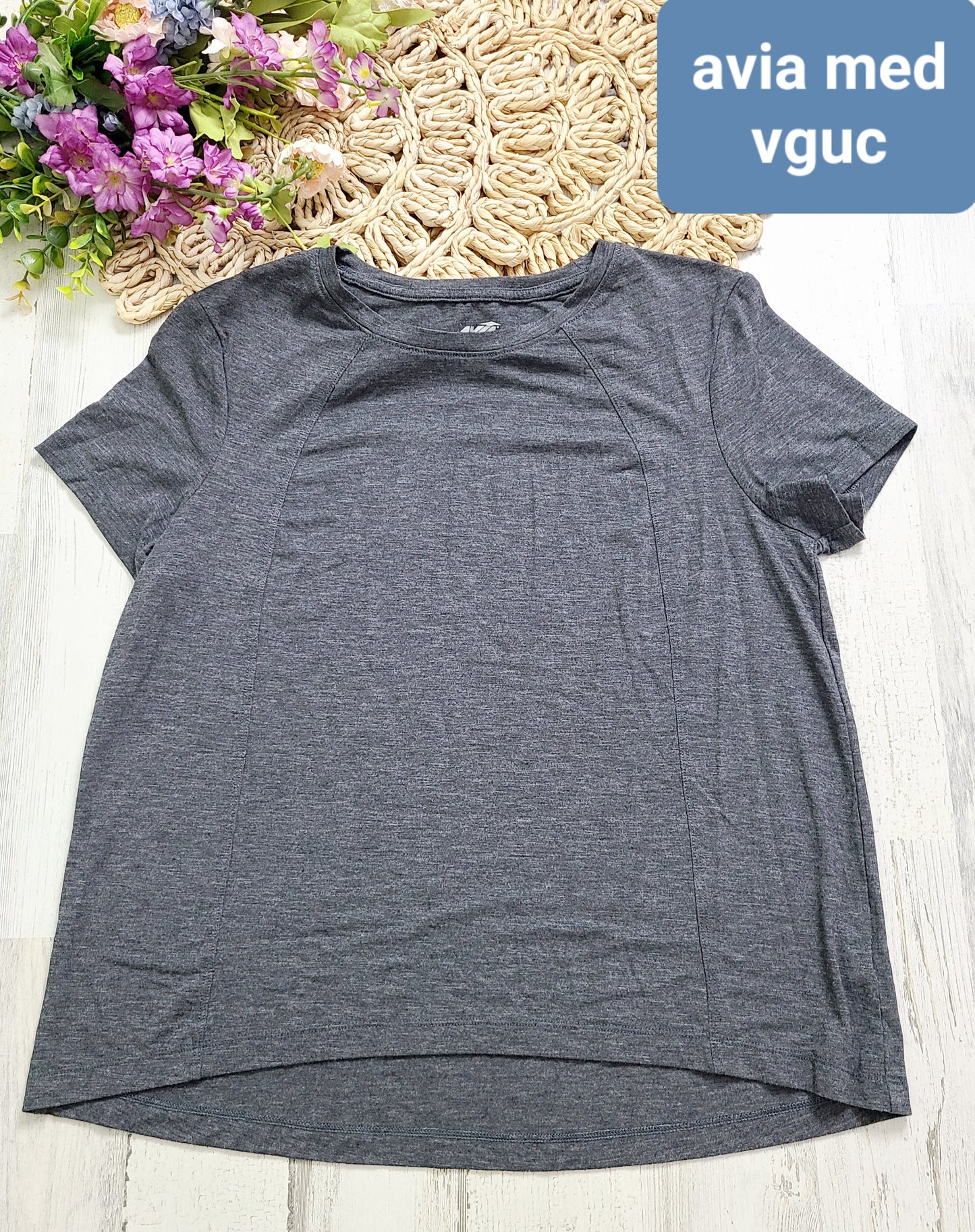 gray avia tee medium