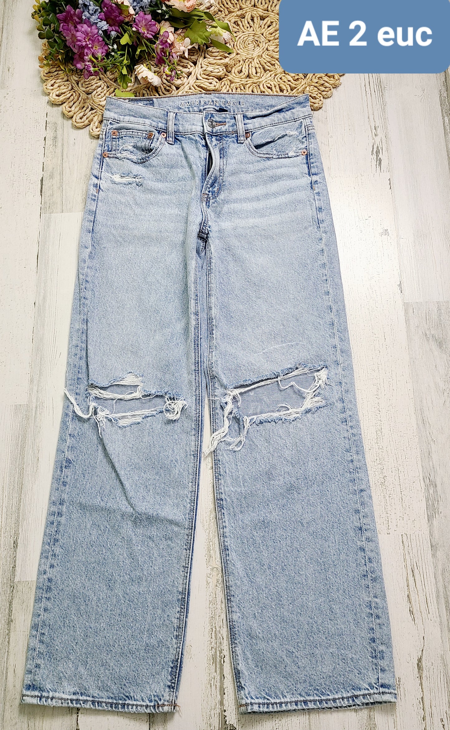 sz 2 distressed knees ae