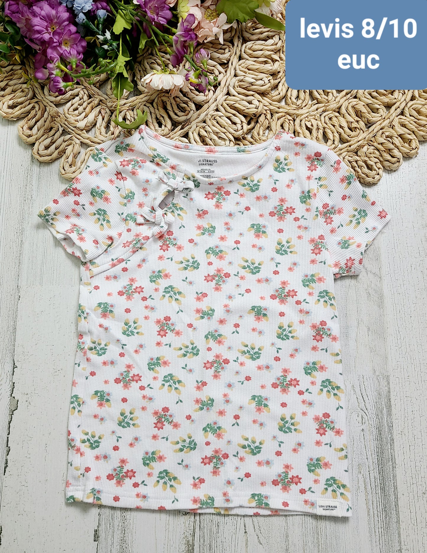 white floral levis tee girls