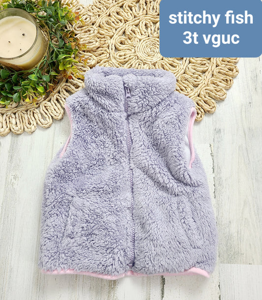 lavender with pink outline fleece vest stitchy fish