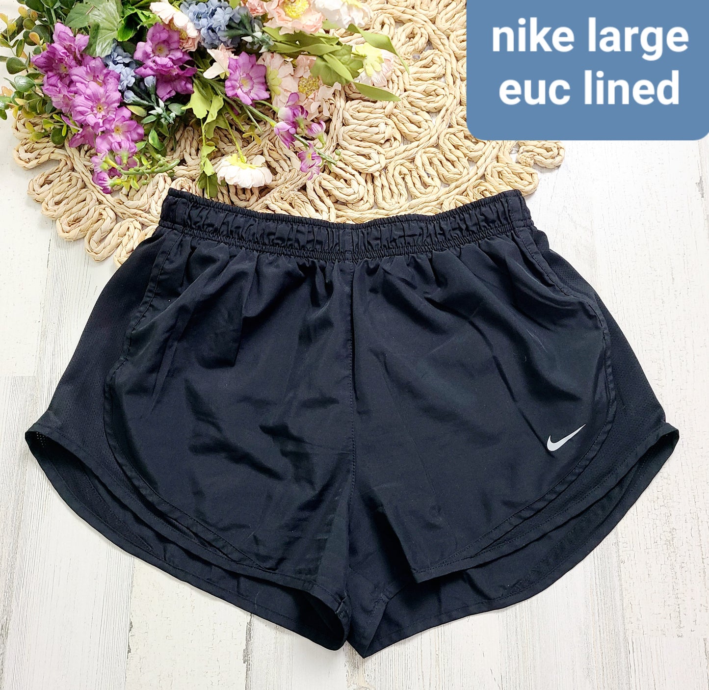 nike black active shorts with liner