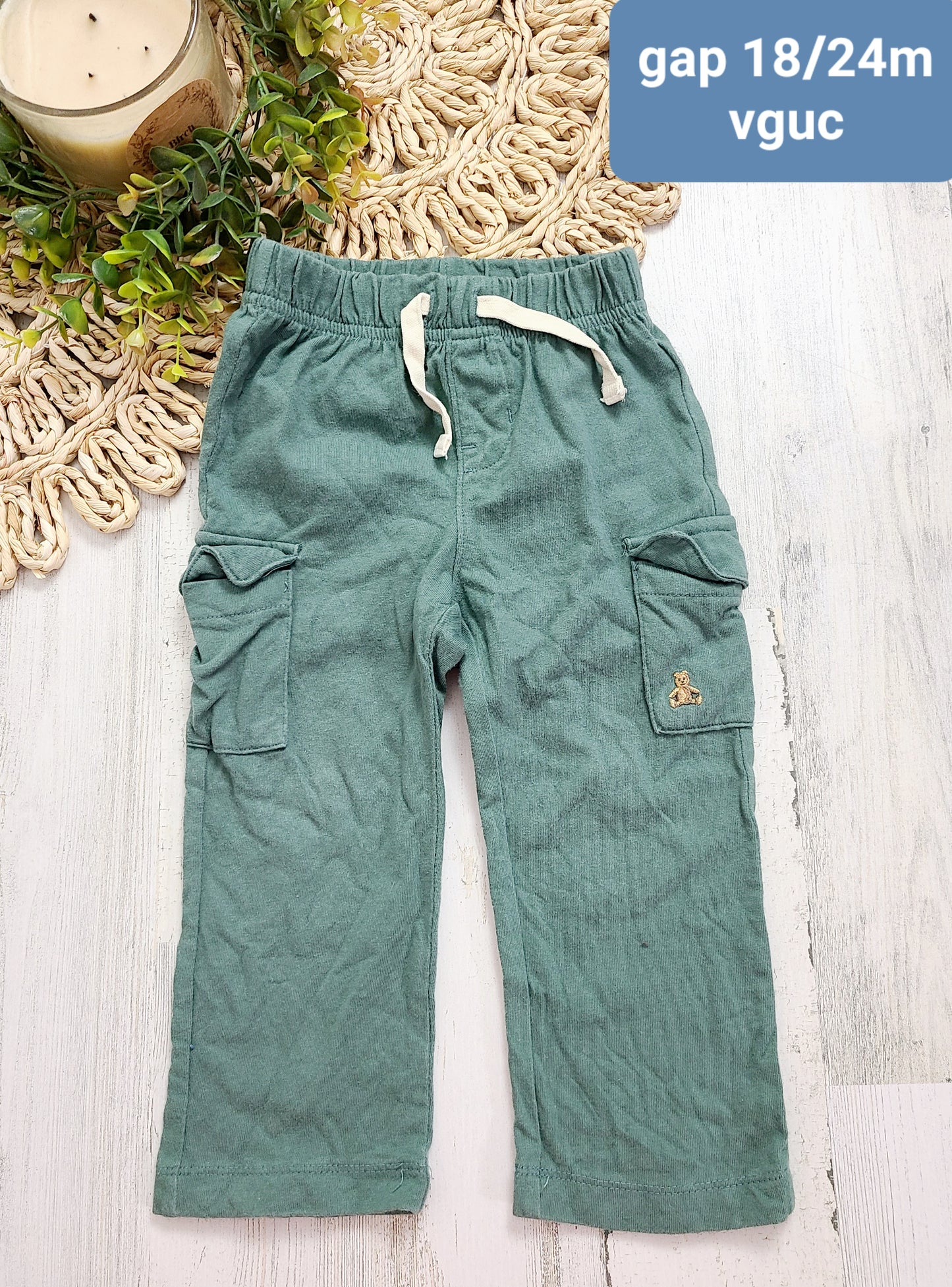 gap green cargo pants