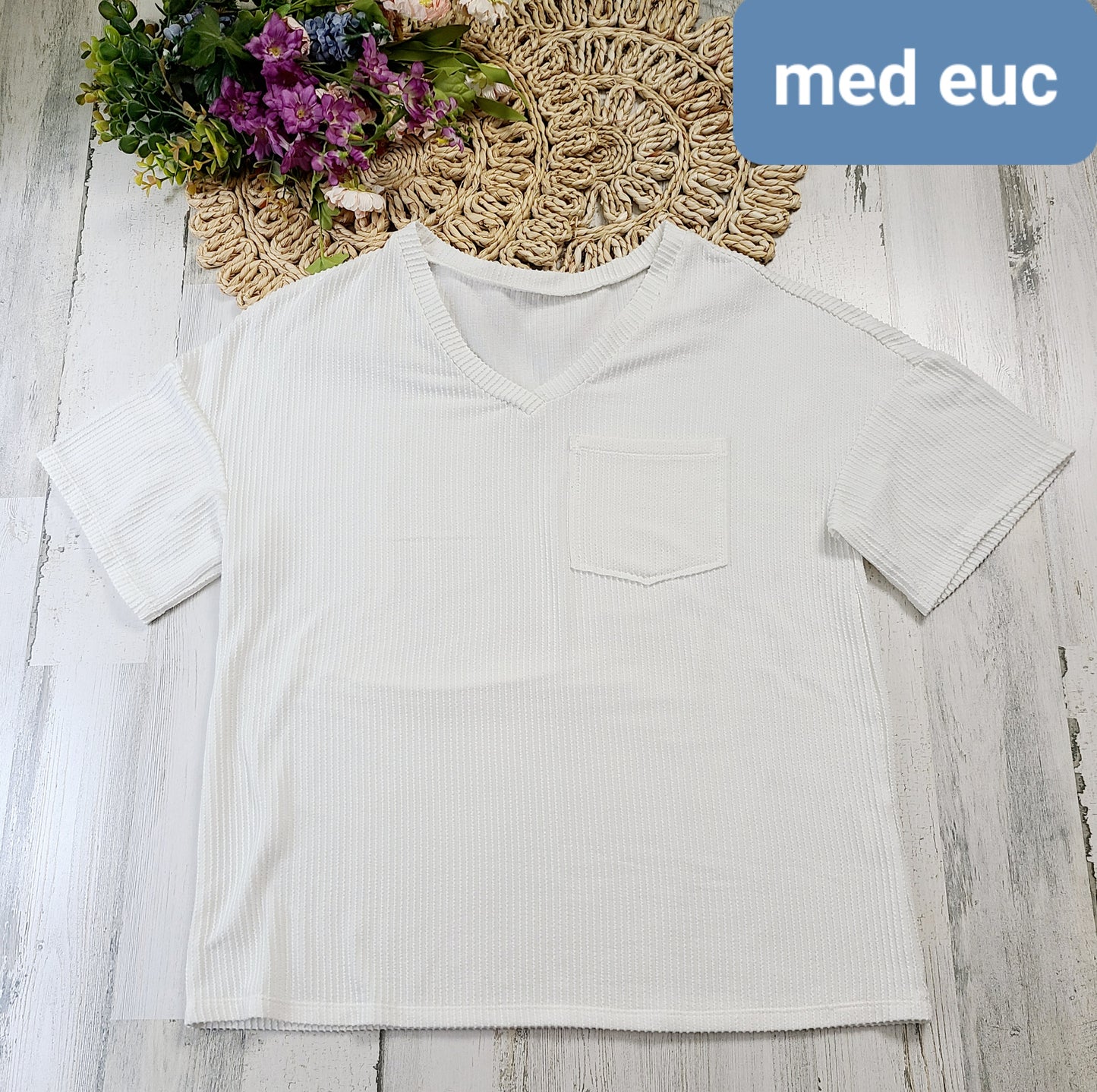 no brand pocket tee white