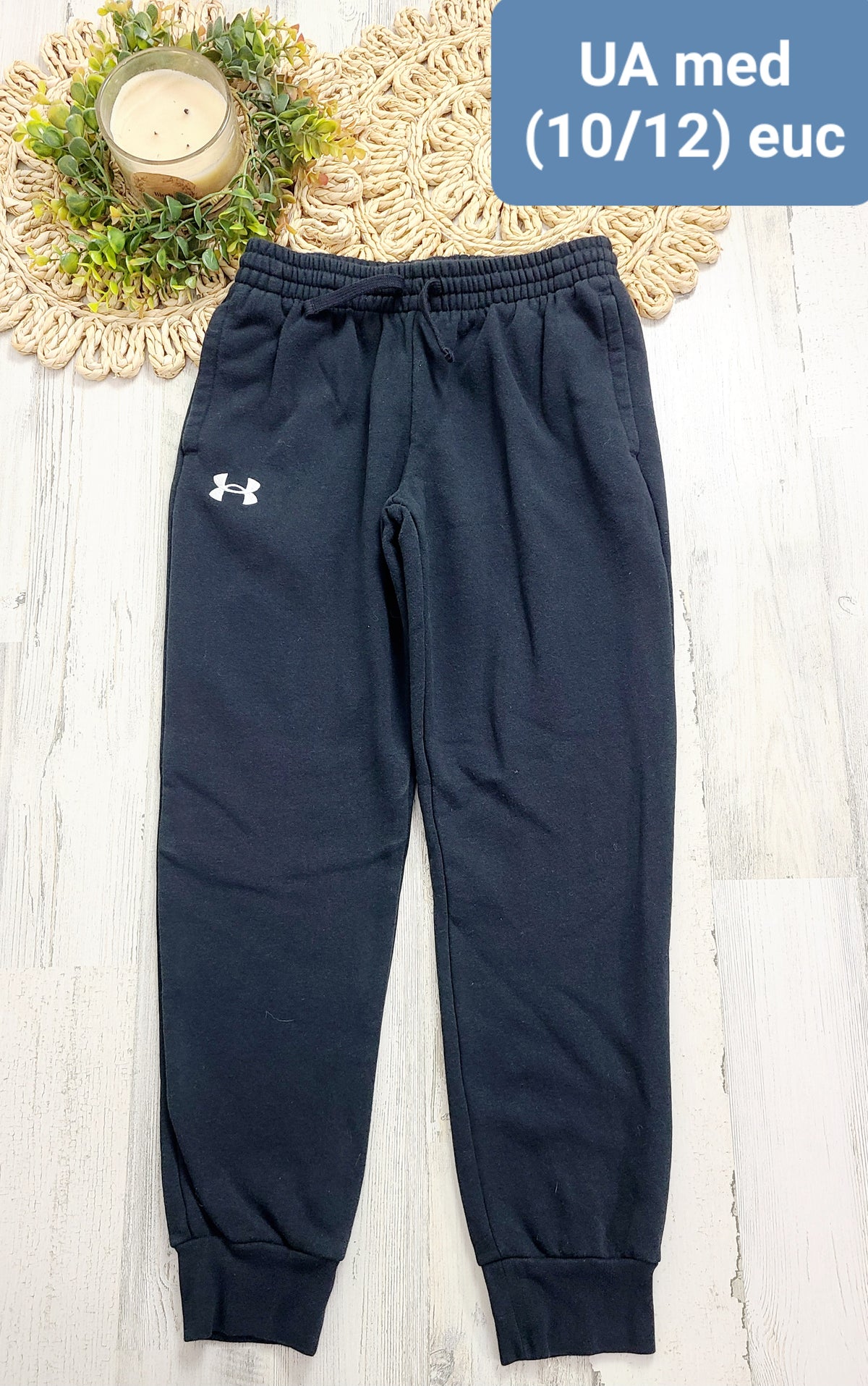 excellent condition boys ua joggers