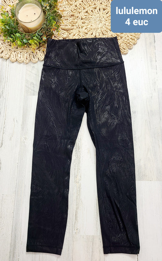 shiny lululemon leggings