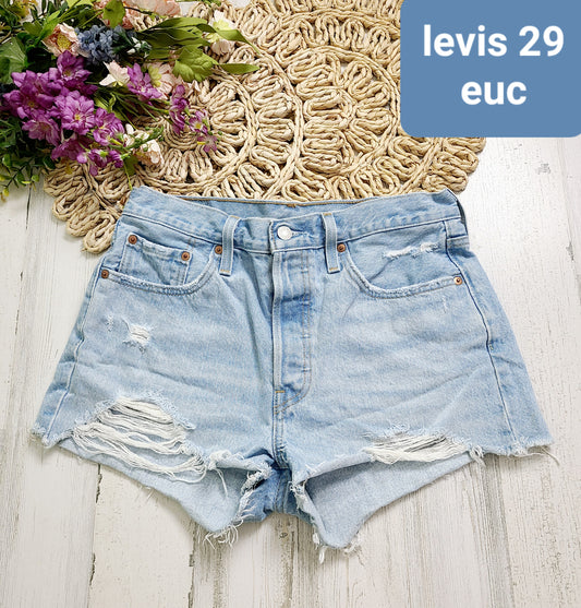 levis sz 29 distressed shorts