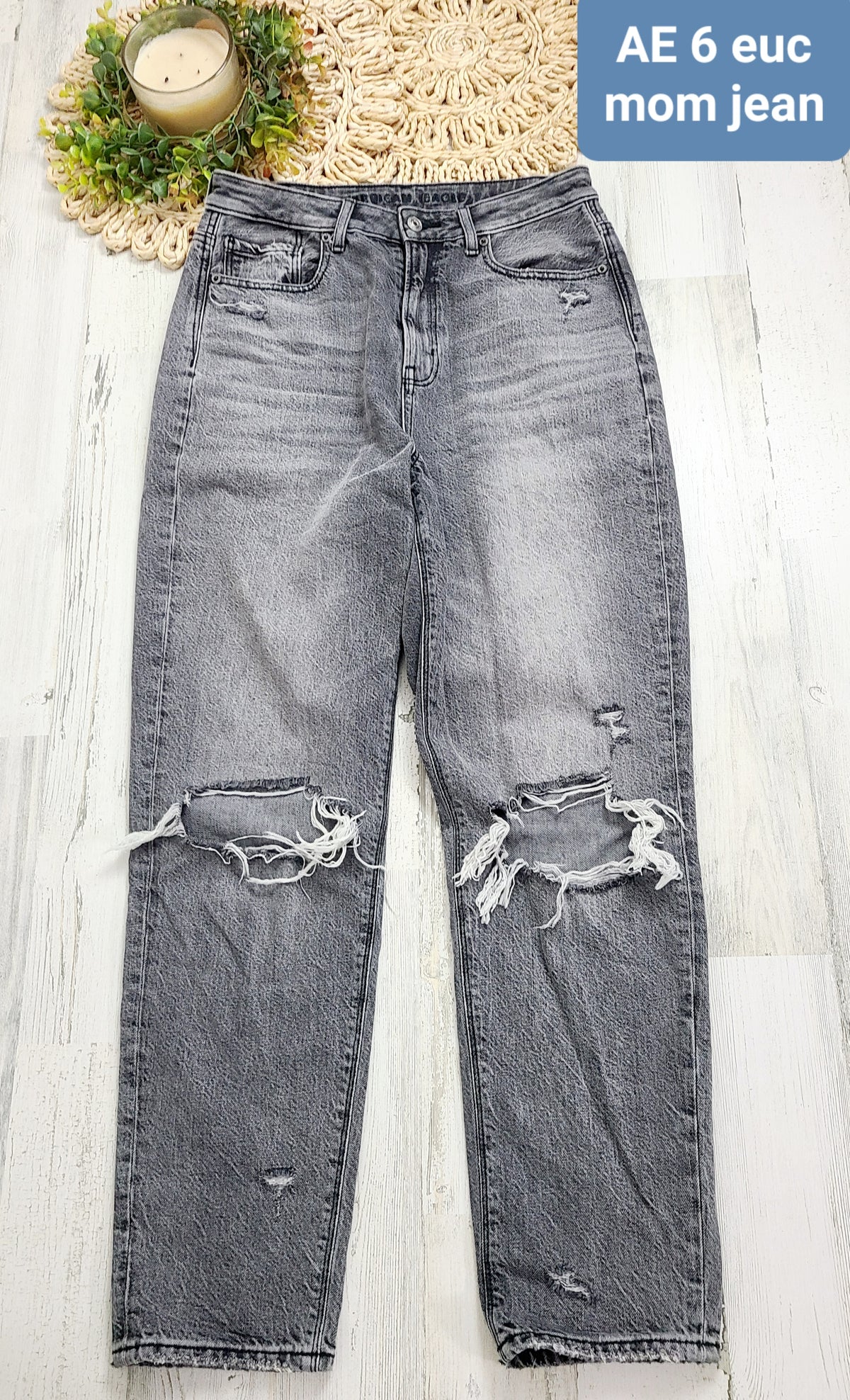 ae gray distressed mom jean sz 6