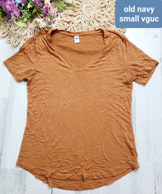 old navy cognac tee