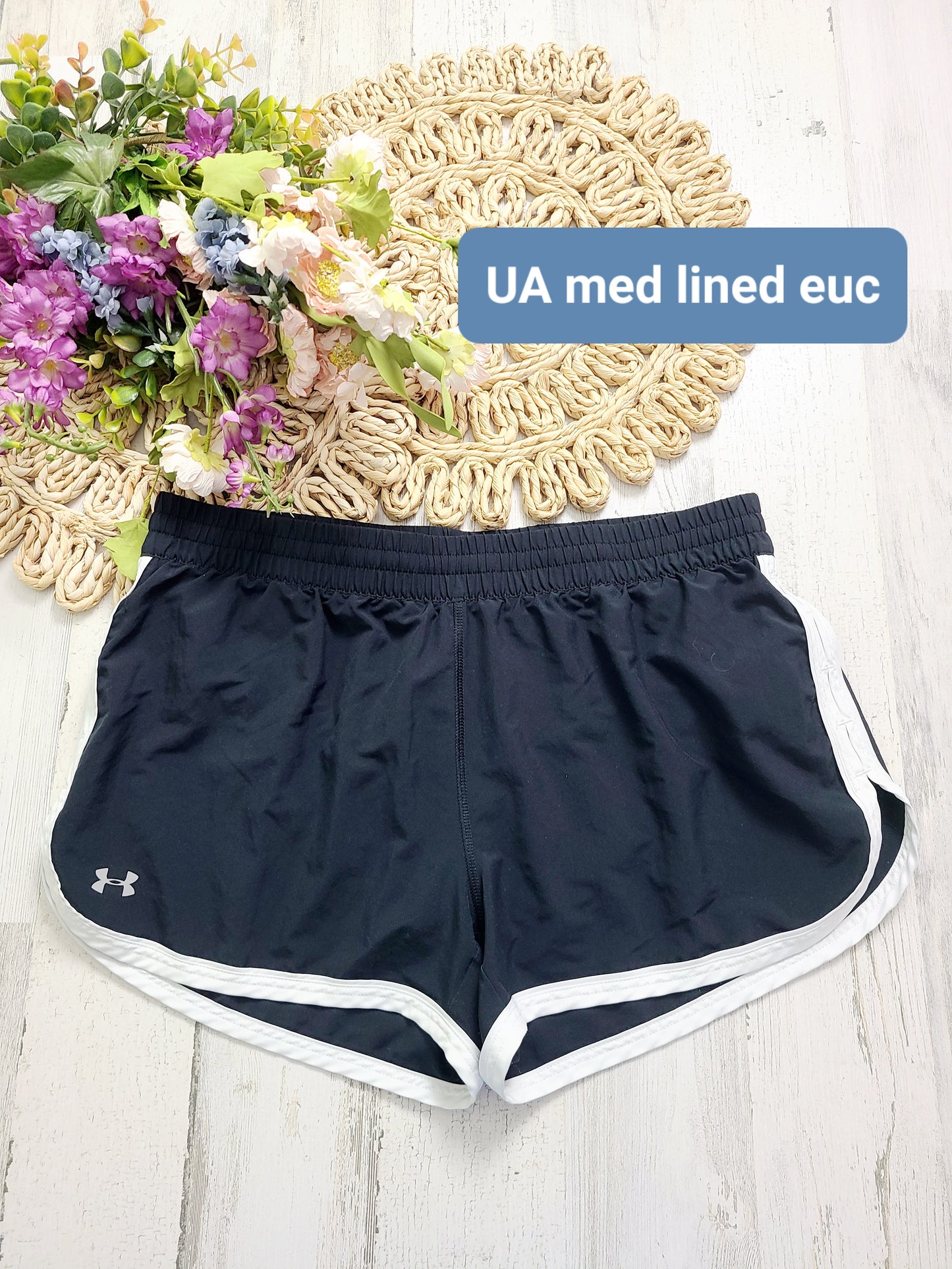 black medium lined ua womens shorts