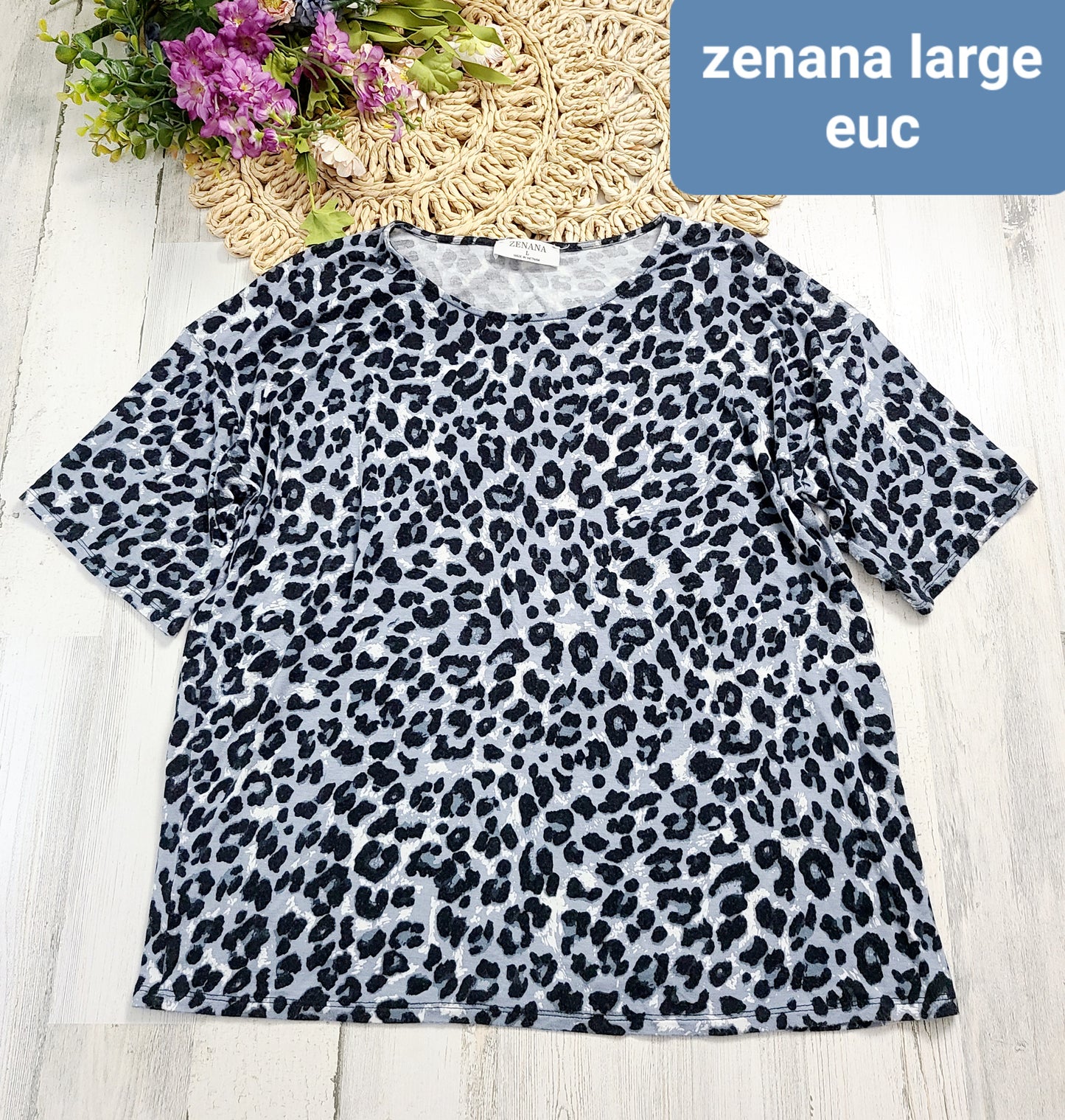 zenana blue leopard short sleeve