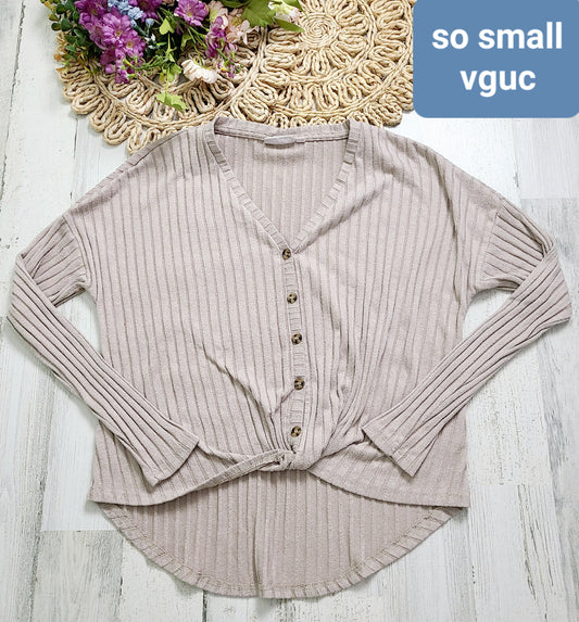 so trist front button down