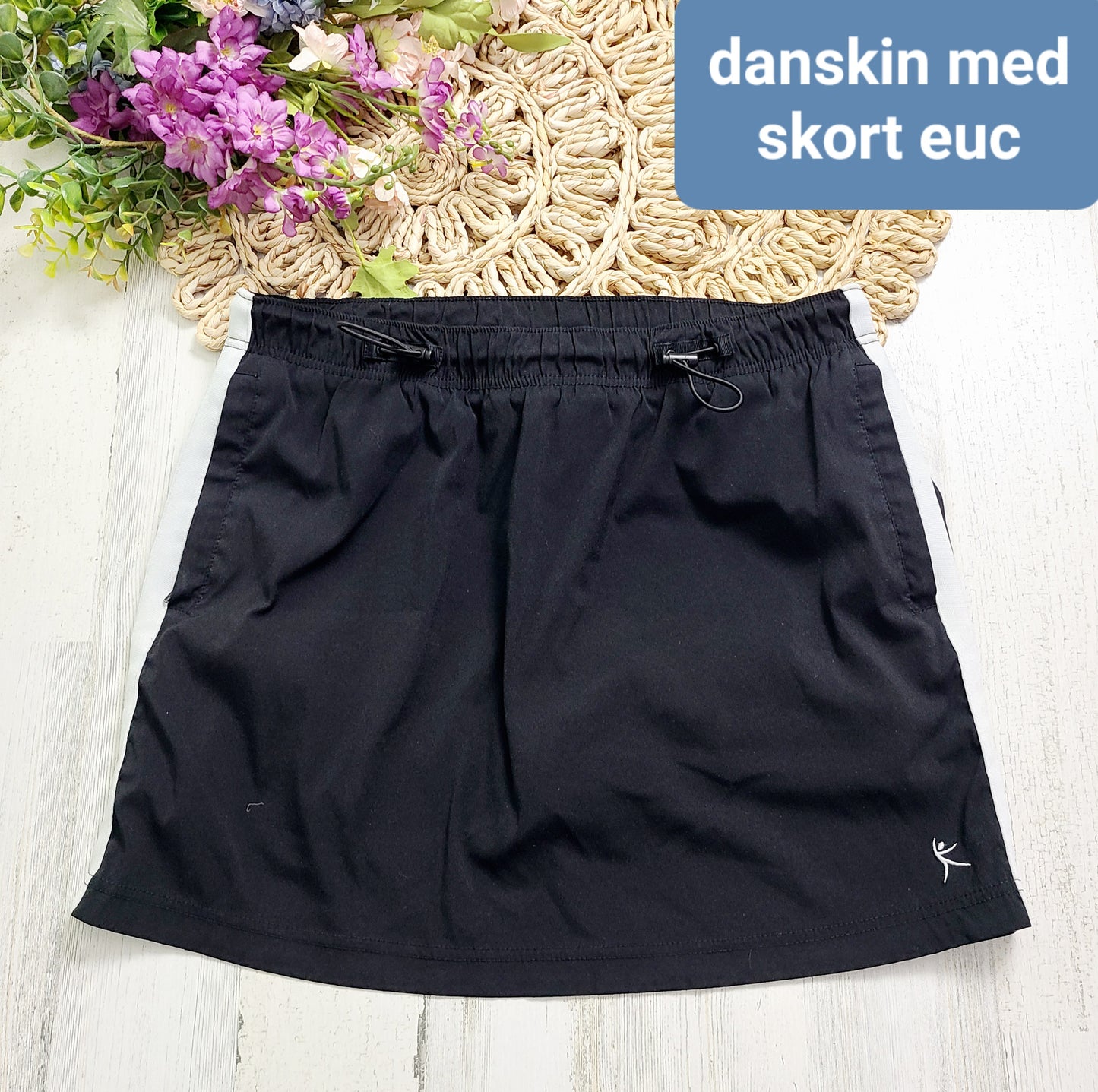 danskin medium skort black