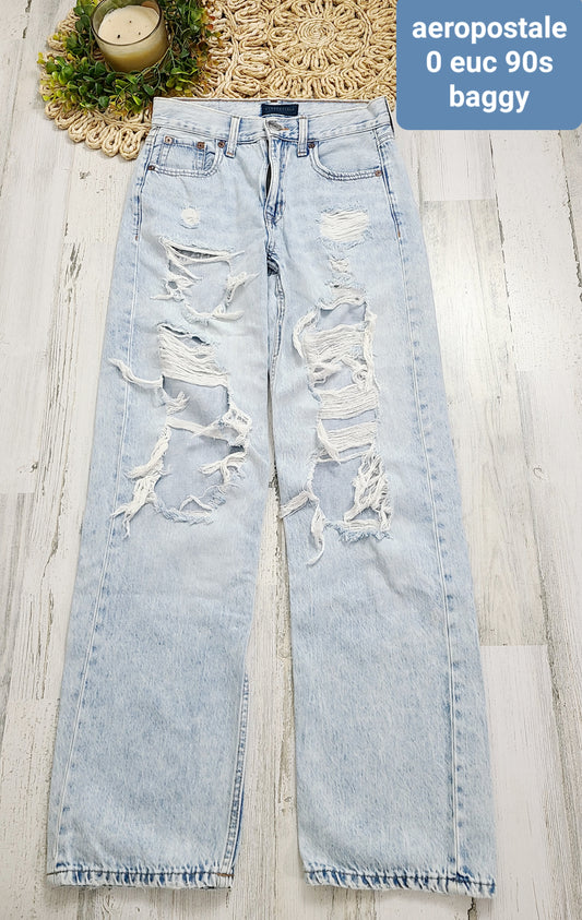 baggy 90s aero jeans