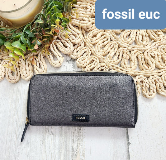 fossil wallet zips