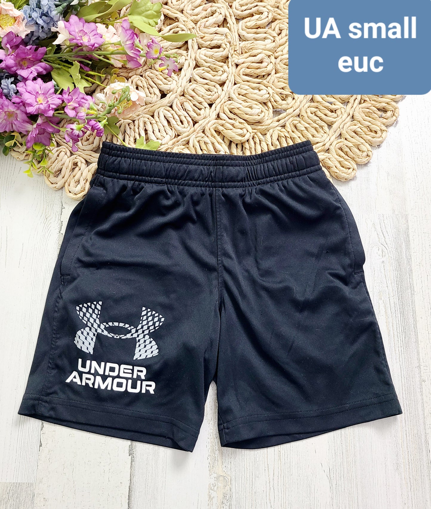 ua tek logo shorts