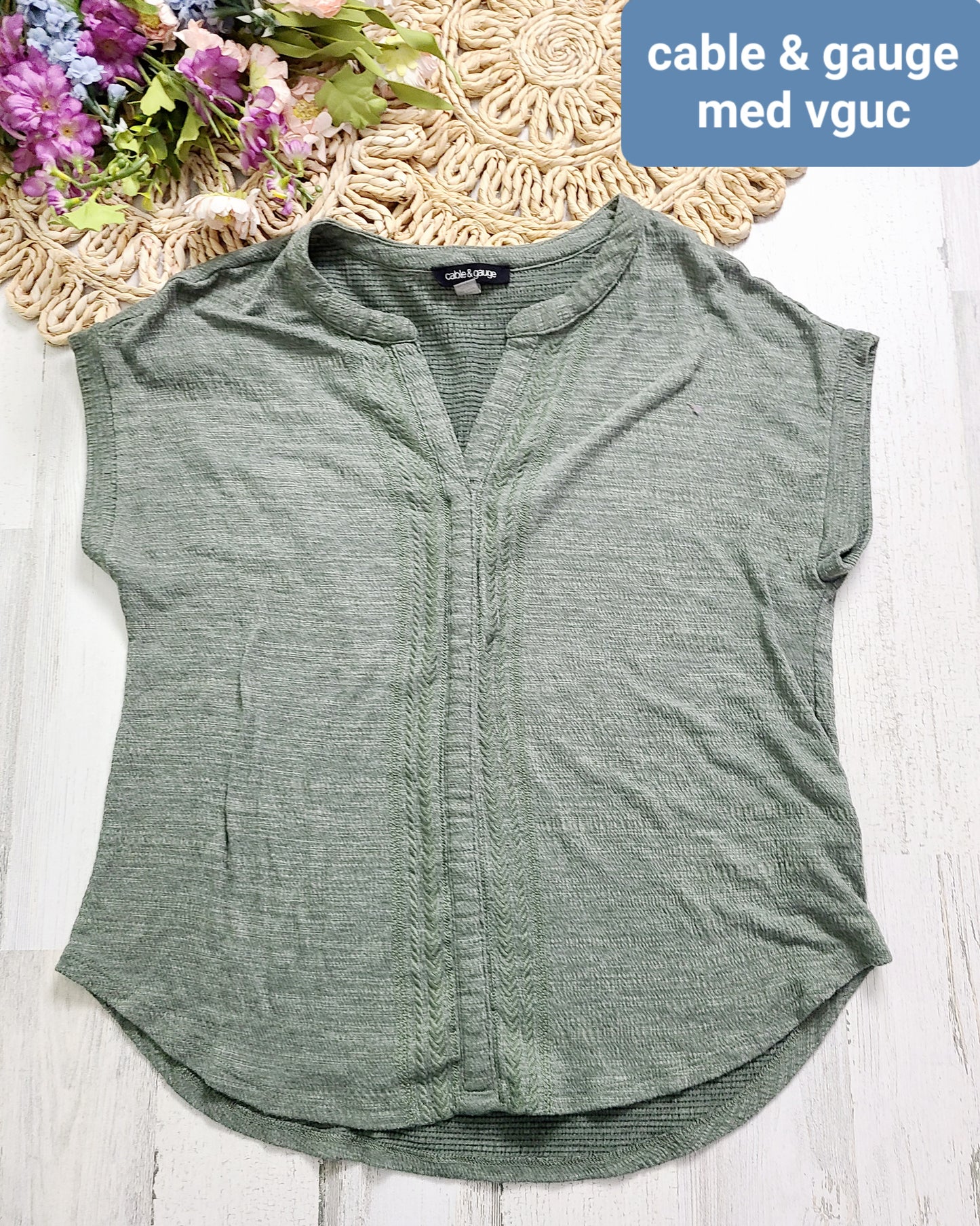 cable & gauge green v tee