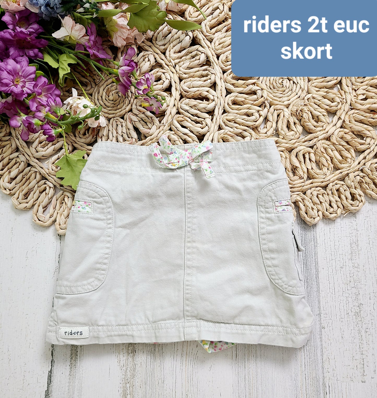 riders skort khaki