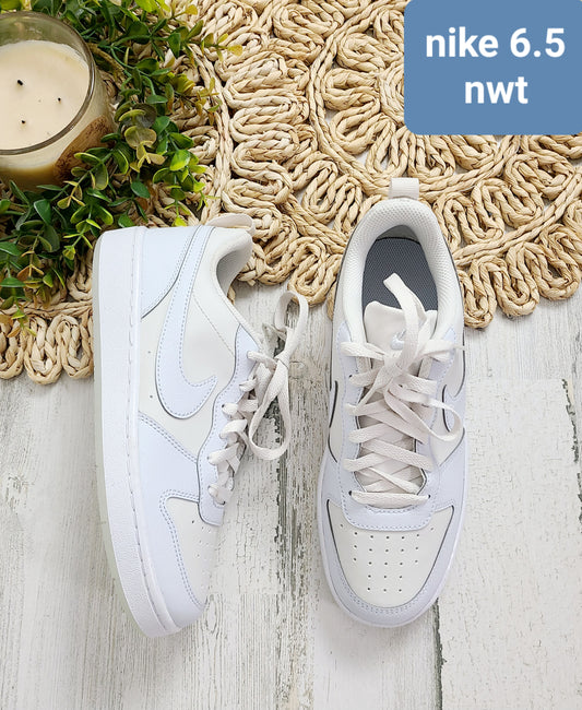 new white baby blue nike shoes