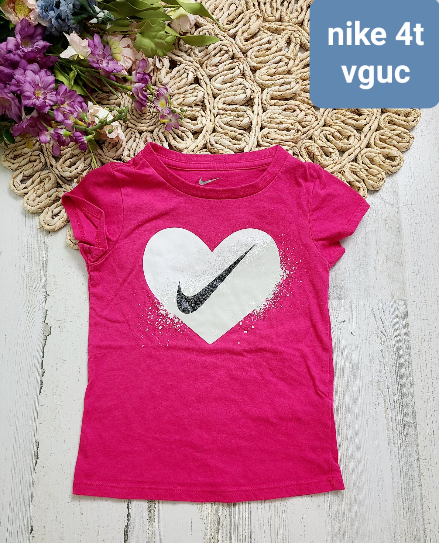 nike pink tee 4t white heart