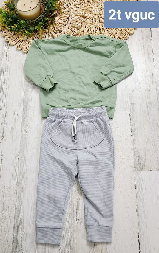 green long sleeve gray joggers 2t no brand
