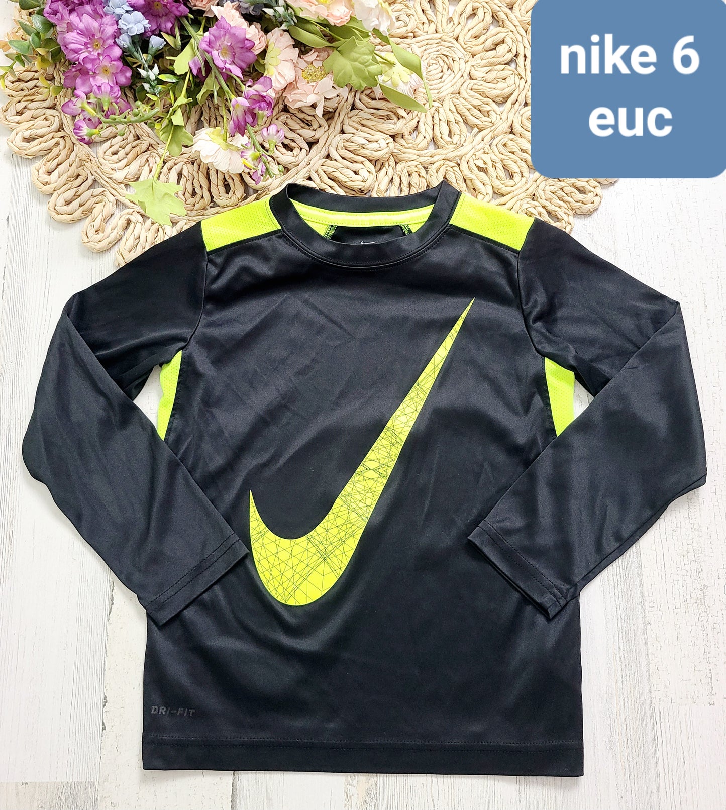nike black with yellow