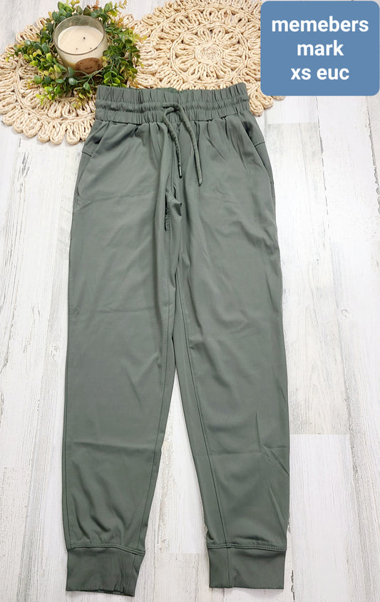 green members mark joggers