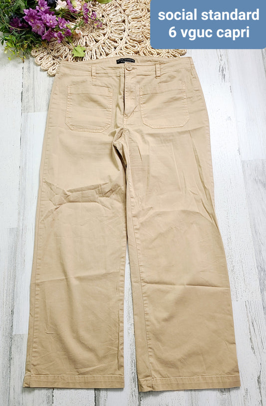 social standard capri square pockets