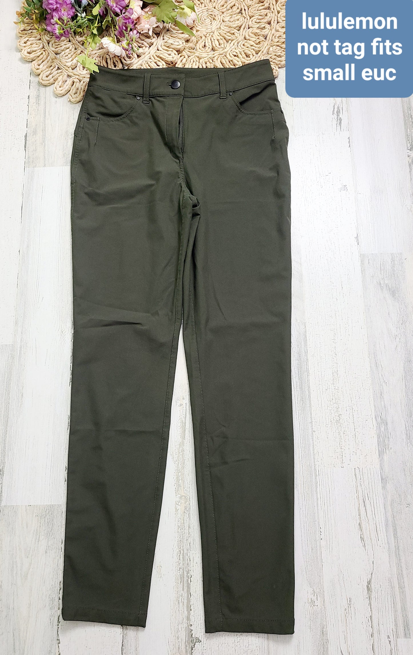 olive green lululemon pants small