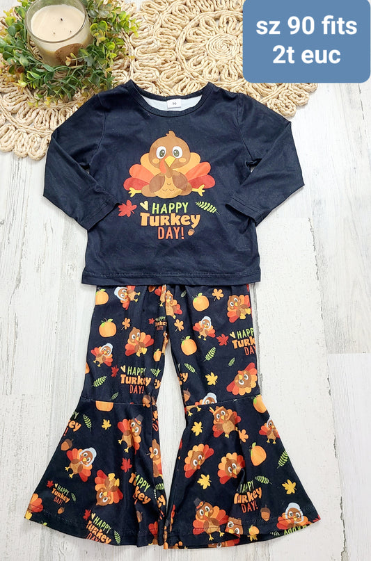 happy turkey day outfit