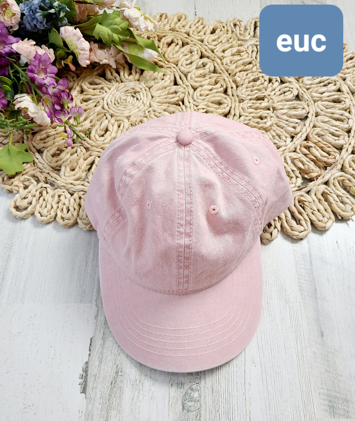 pink hat