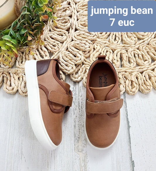 velcro shoes jumping bean 7c