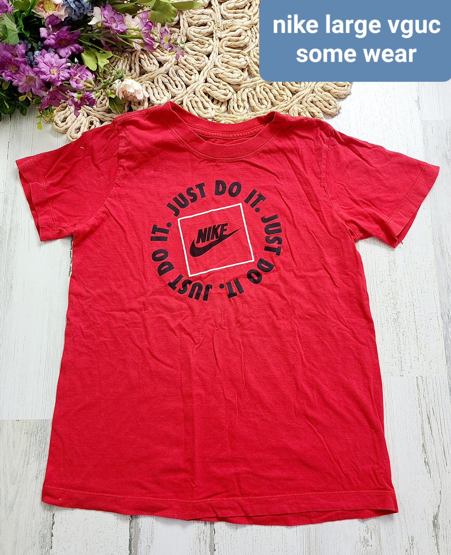 red nike short sleeve tee