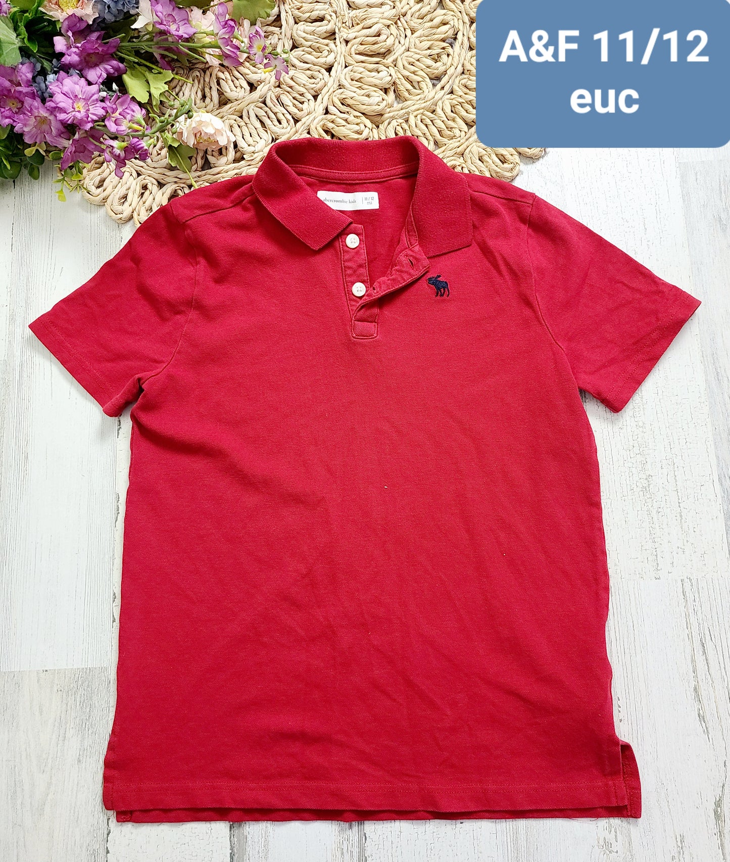 a&f red collar 11/12y